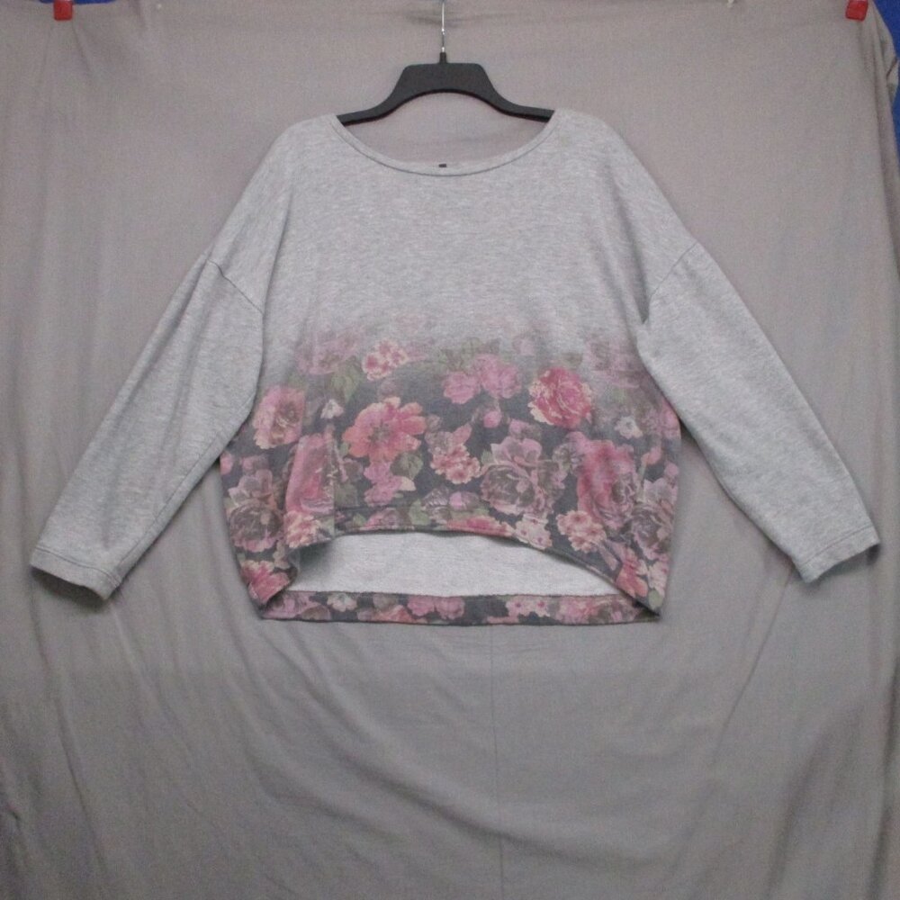 Hannah Long Sleeve Crew Neck Roses Sweater Cropped Gray Women Size | L